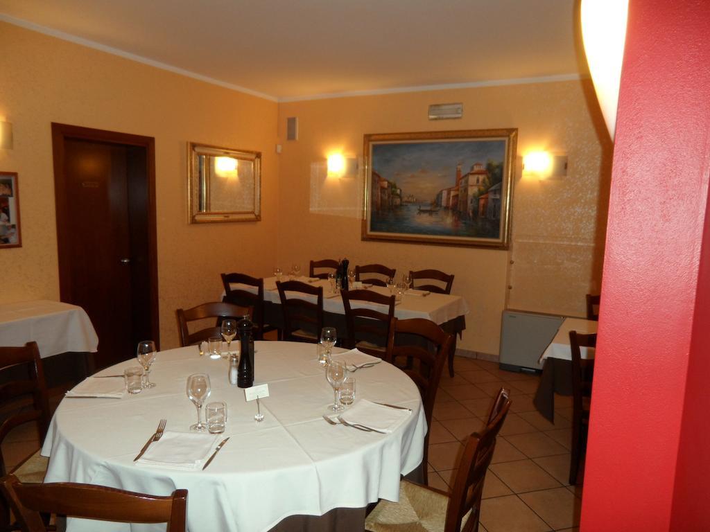 Locanda Gallo Доло Екстериор снимка